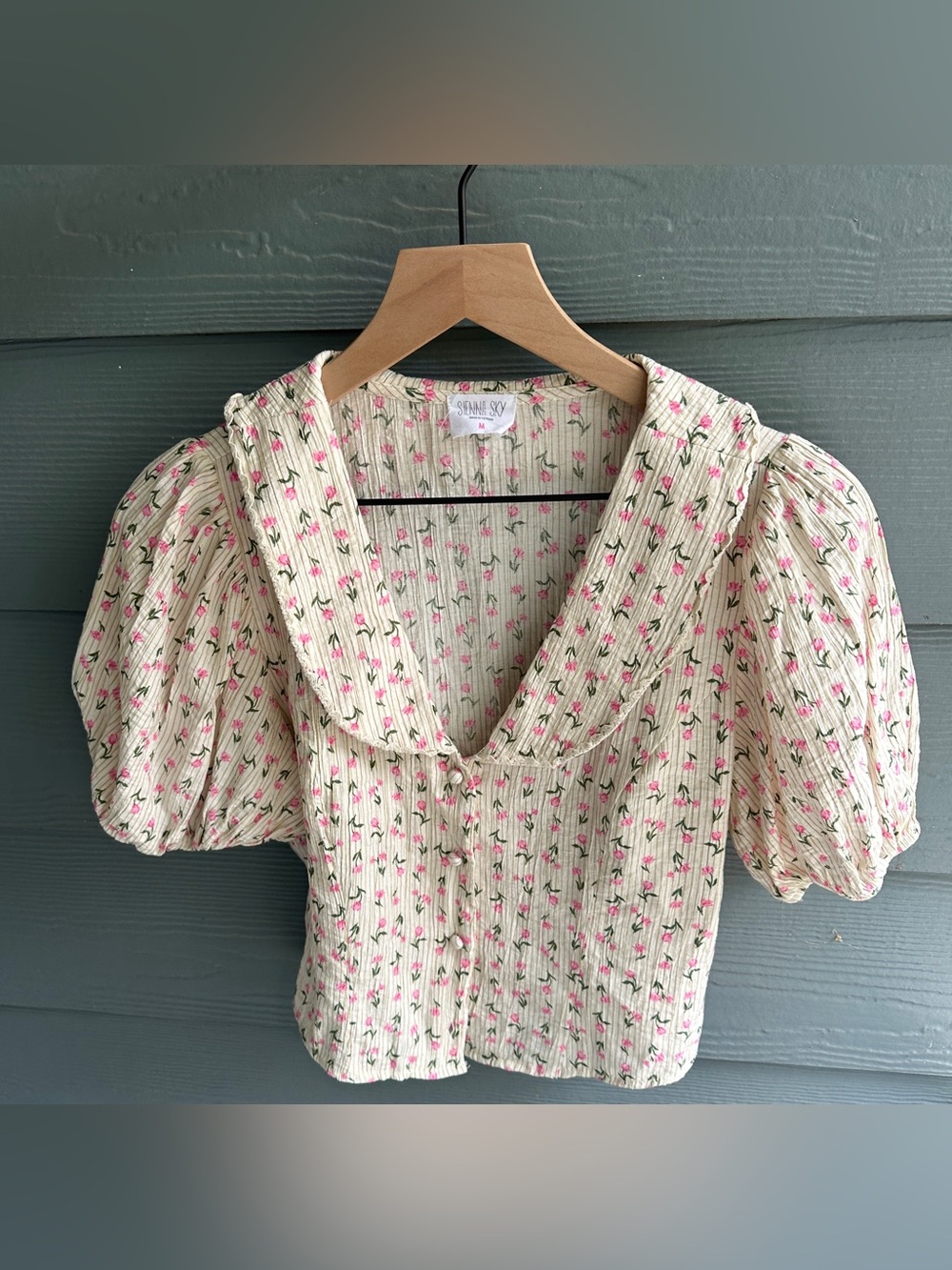 Floral collared pink tulip top size medium